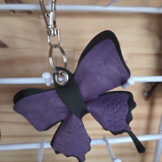 Porte clé papillon Violet et noir